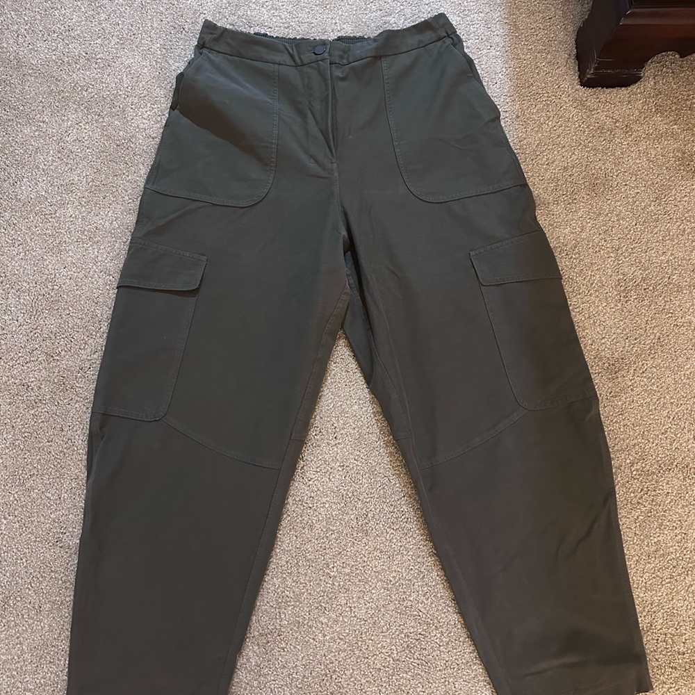 Lululemon Athletica Dark Green cargo Pants - sz 30